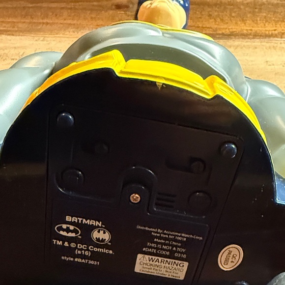 Batman Digital Clock - Picture 2 of 5